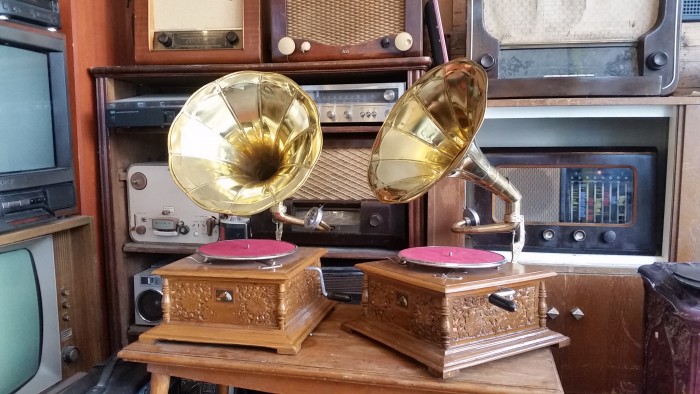 Antika Görünümlü Gramofon 